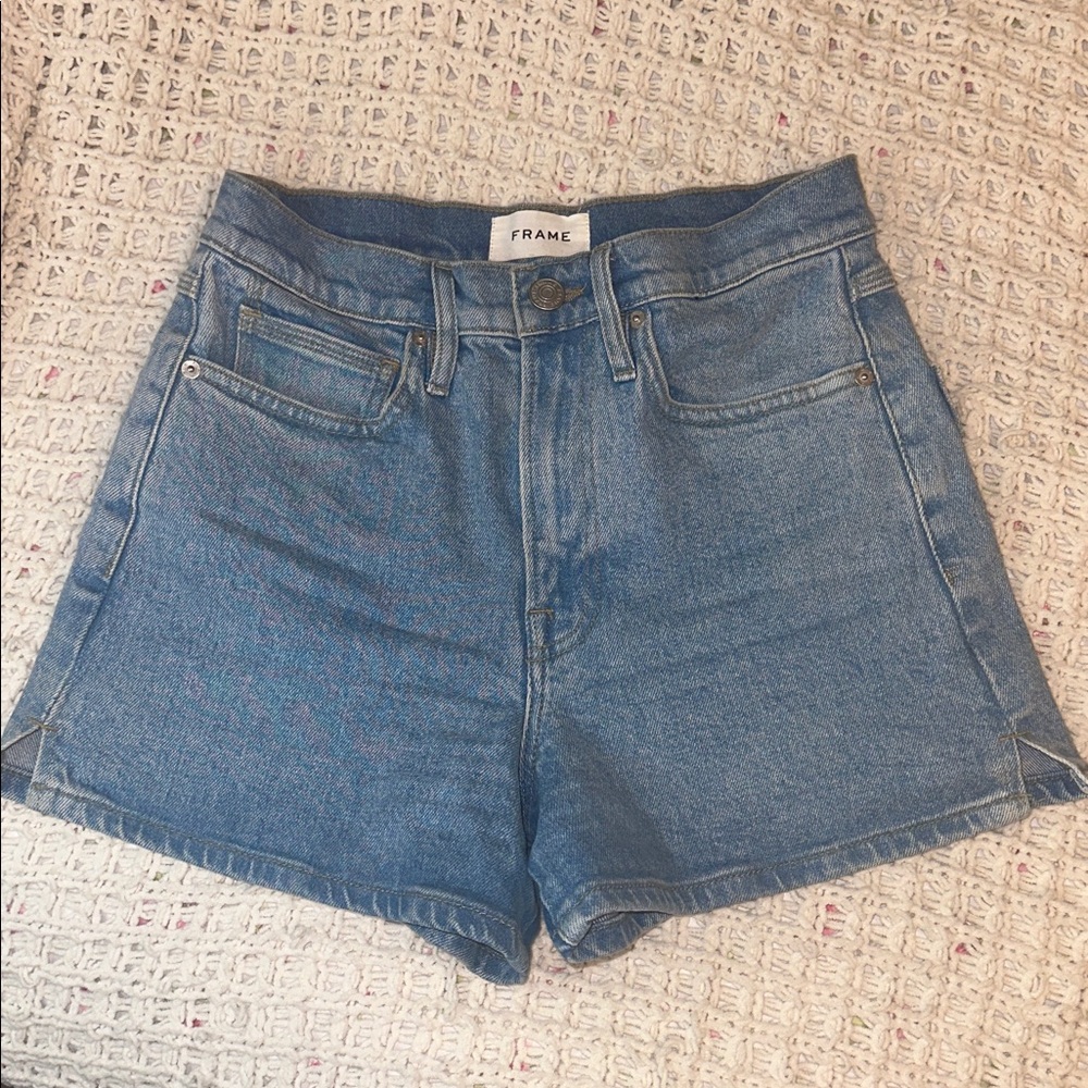 Frame shorts
